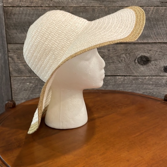 Summer hat BNWT - Picture 2 of 4